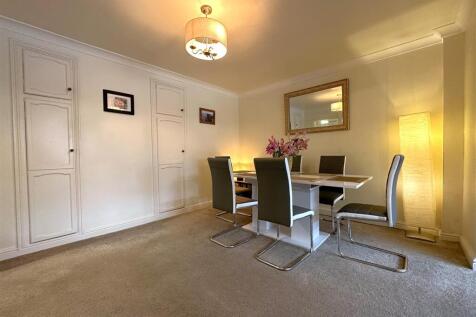 Dining Room 746