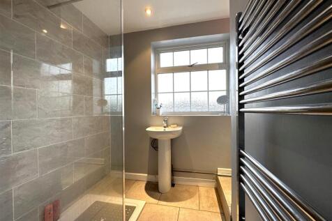 Contemporary Shower Room 671