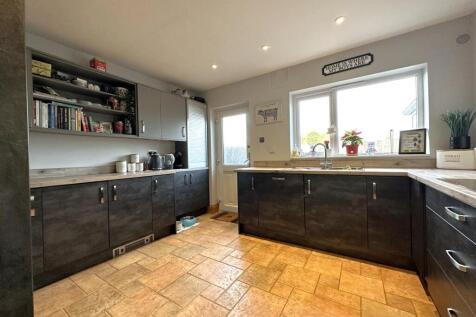 Stylish Modern Kitchen 166
