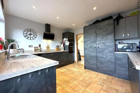 Contemporary Kitchen 170