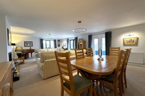 Substantial Living Room 806