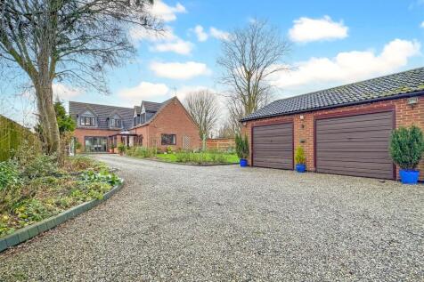 Detached Double Garage 706