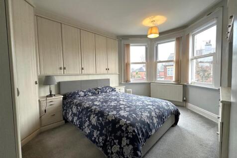 Bay-Fronted Bedroom Two 957