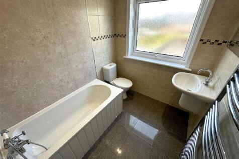 First Floor Bathroom 997