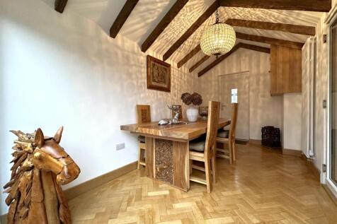 Beamed Dining Room 531