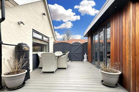 Private Outdoor Entertainment Area 578