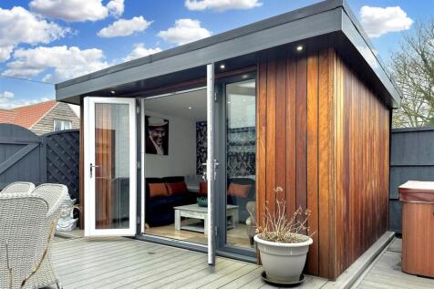Detached Home Office 588