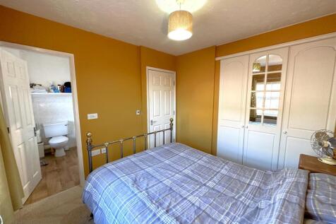 Bedroom One Into En-Suite 962