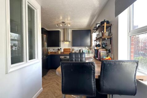 Contemporary Dining Kitchen 996