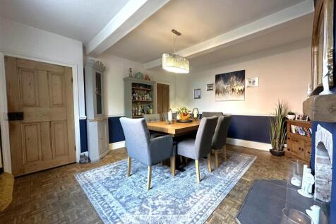 Dining Room 432