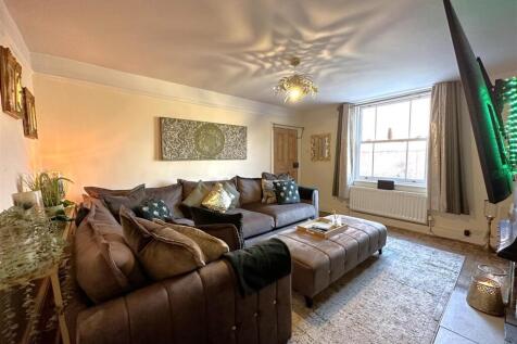 Lounge With Sash Sliding Windows 431