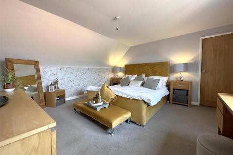 Master Bedroom 366