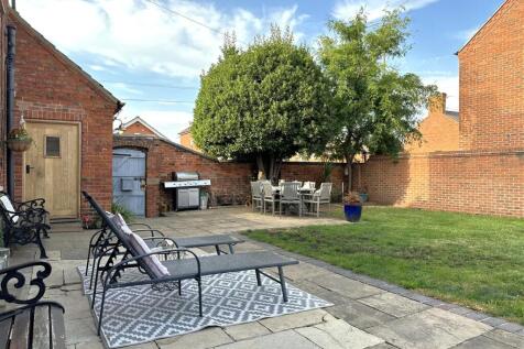 Paved Seating Area 501