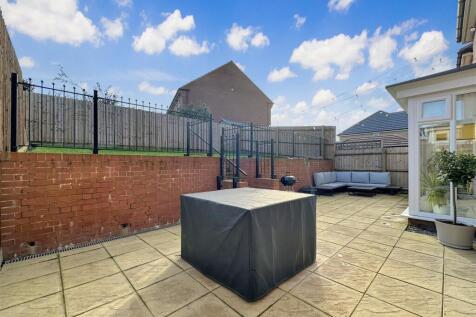 Extensive Paved Outdoor Entertainment Space 372