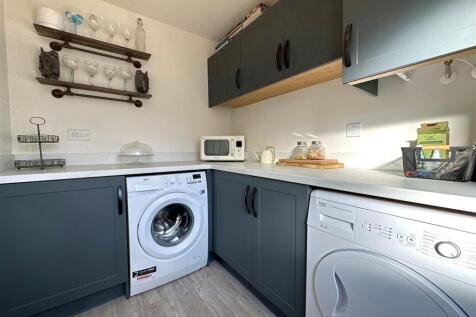 Separate Utility Room 331