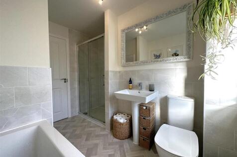 Four-Piece Bathroom 276