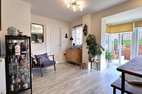 Living/ Dining Kitchen 452