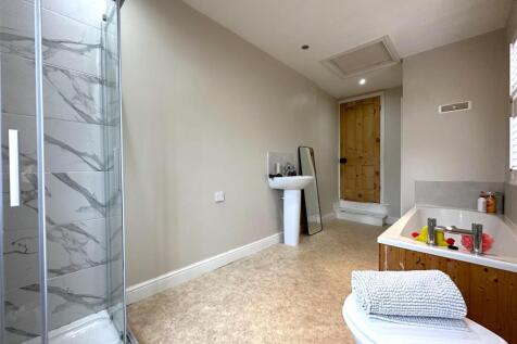 Four-Piece Bathroom 872