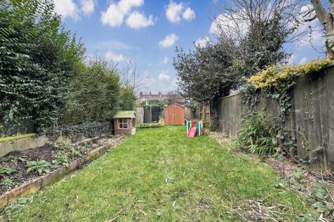 Rear Garden 880
