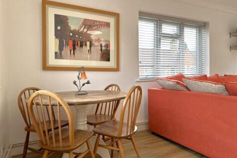 Dining Area 085