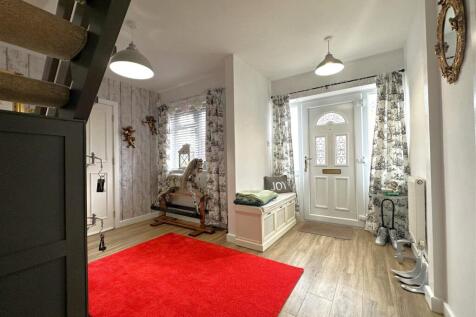 Inviting Entrance Space 037