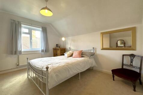 Master Bedroom 009