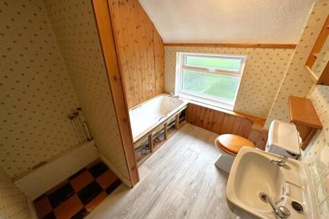 First Floor Bathroom 111