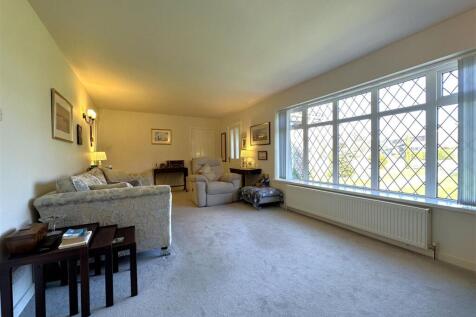 Large Living Room 585