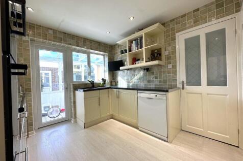 Kitchen Into Conservatory 627