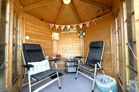 Summer House Internal 560
