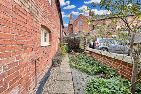 Shared Rear Courtyard 801