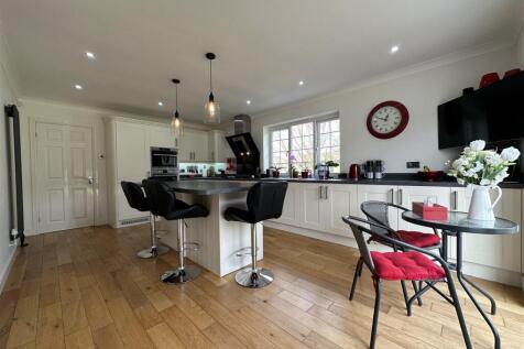 Contemporary Dining Kitchen 246