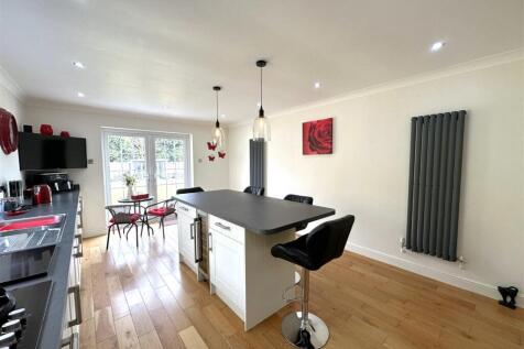 Kitchen With Island &amp; French Doors 255