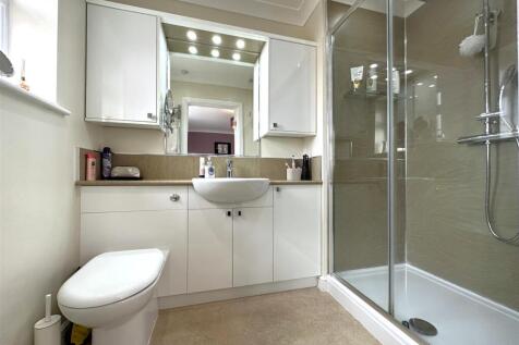 Master En-Suite 378