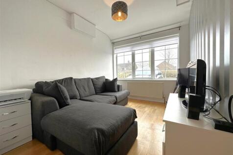 Family Room 749