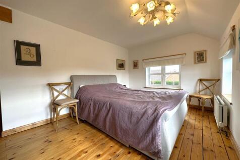 Master Bedroom 955