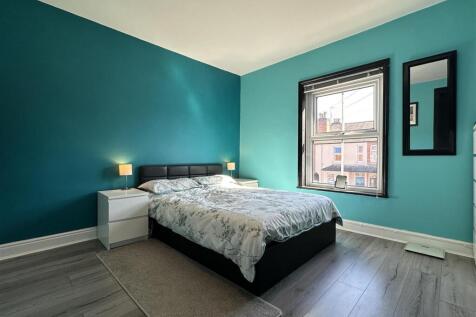 Master Bedroom 283