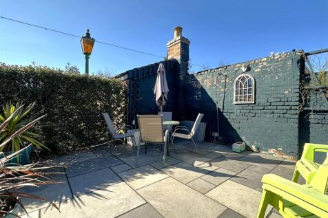 Paved Outdoor Entertainment Space 252