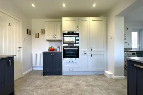 Lavish Kitchen Into Utility 501