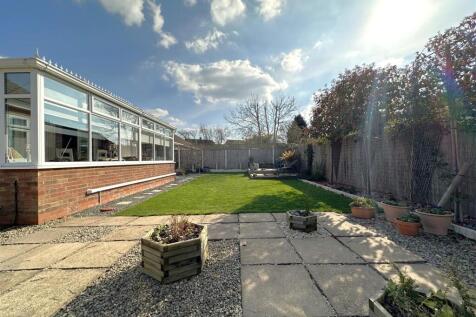 Landscaped Rear Garden 533