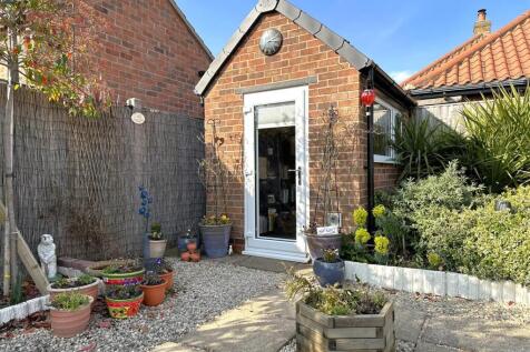 Detached Home Office 532