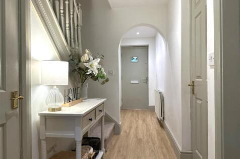 Inviting Entrance Hall 149