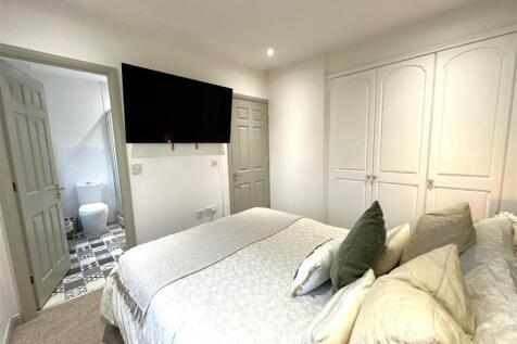 Bedroom One Into En-Suite 222