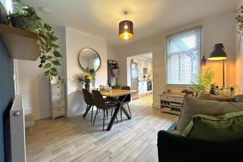 Dining Room Open-Plan To Kitchen 202