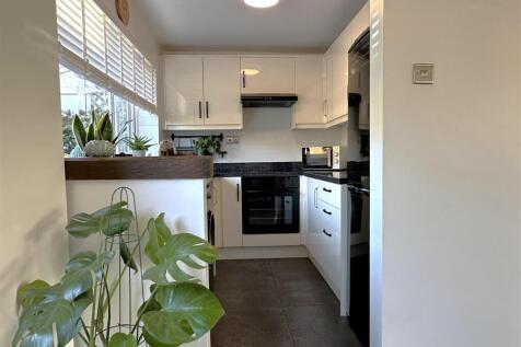 Contemporary Kitchen 972