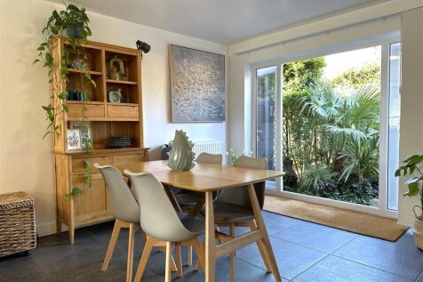 Dining Area 938