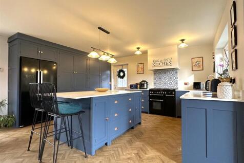 Contemporary Dining Kitchen 950