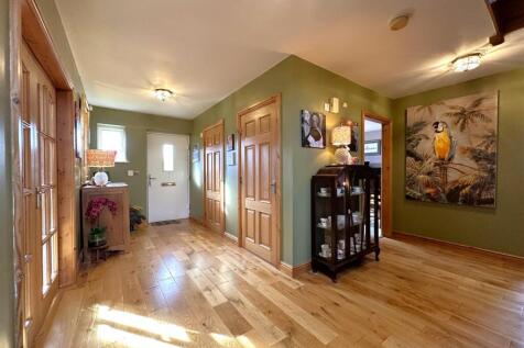Large Inner Hallway 022