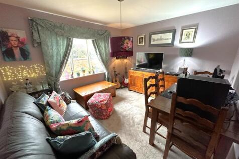 Dining/Sitting Room 963