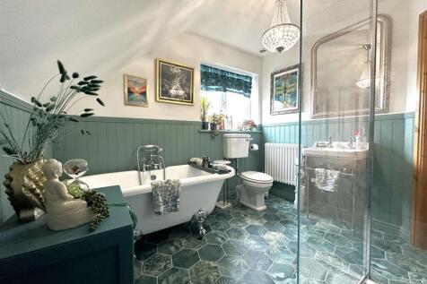 En-Suite Bathroom 844